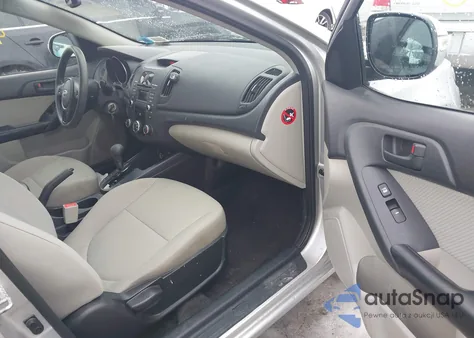 2010 Kia Forte Ex z USA, uszkodzony, nr VIN KNAFU4A20A5268070